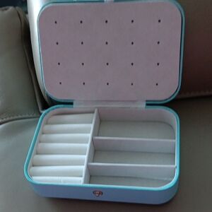 Elegant Turquoise Jewelry Organizer